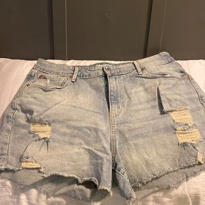 Distressed Levi shorts